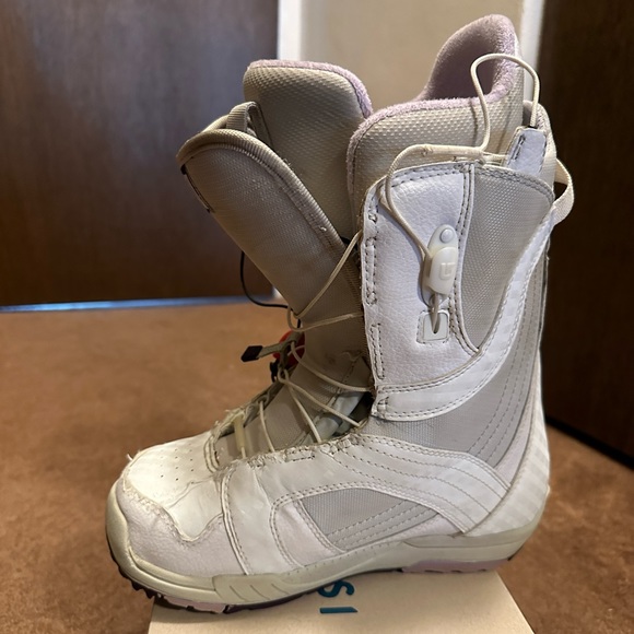 Burton Women’s Snowboard Boots Mint US 5.5 Preloved - Picture 5 of 16